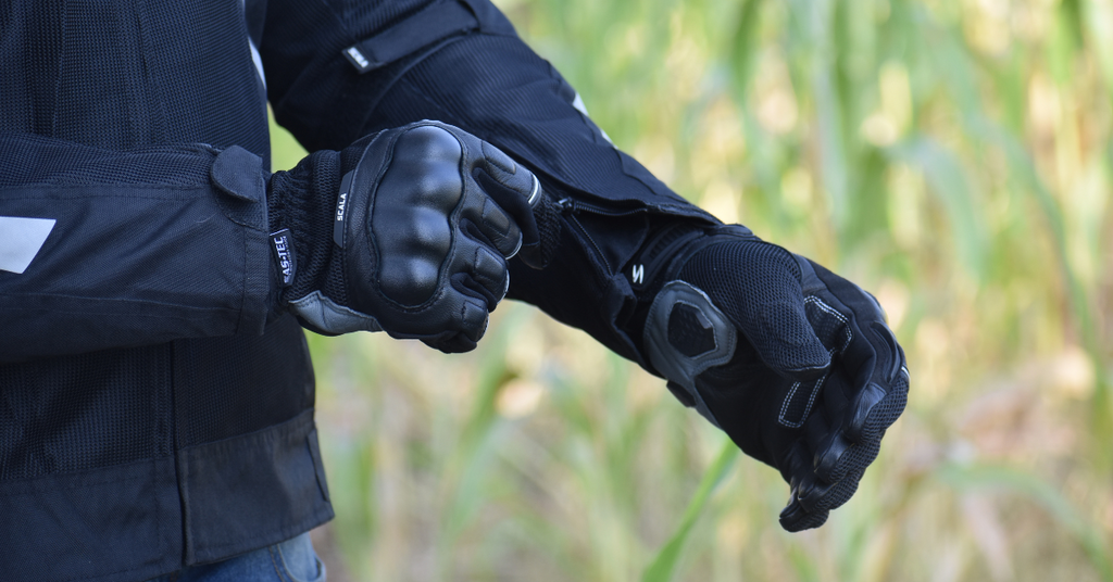 Why Motorcycle Gloves Are a Rider’s Best Friend?